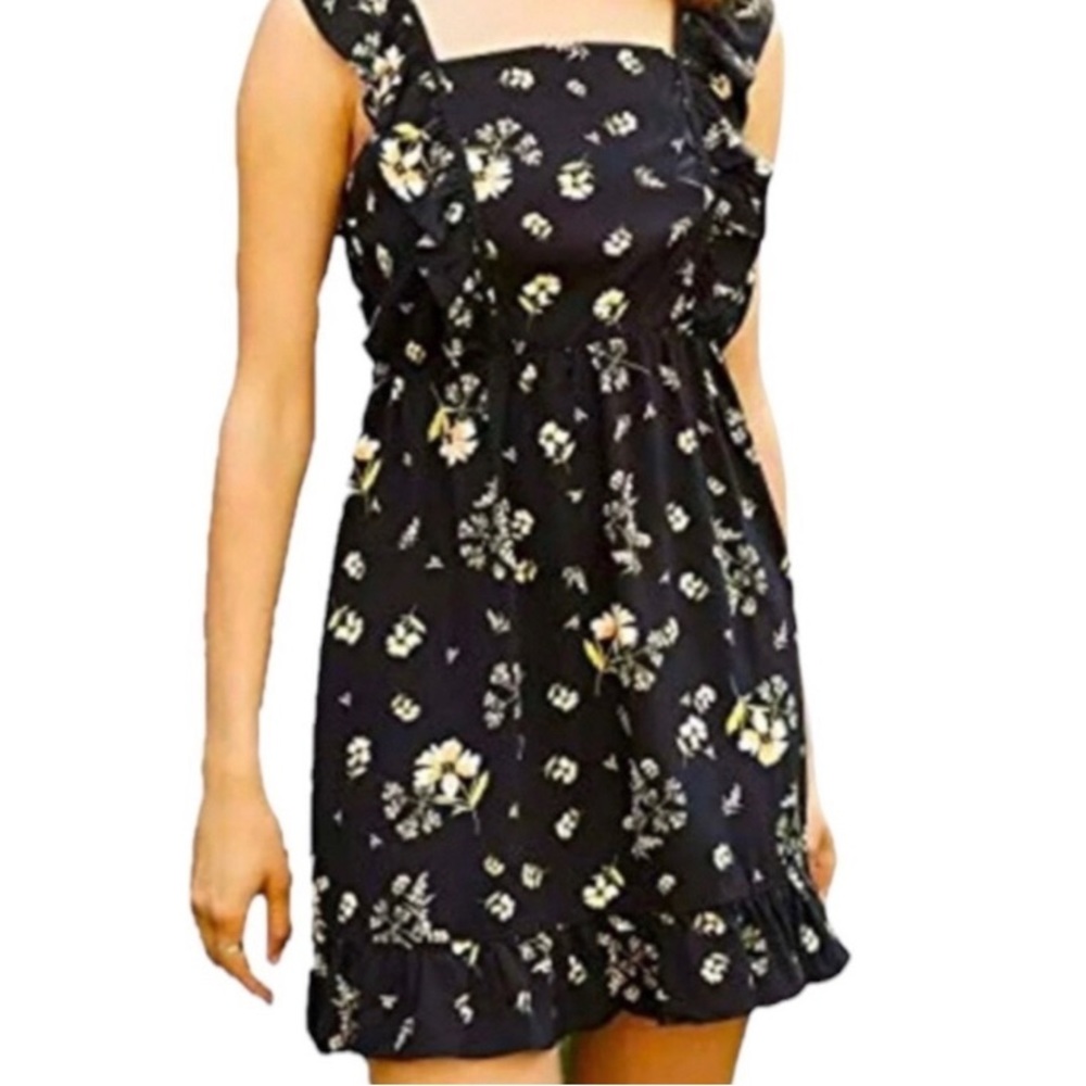 WILD Fable Sleeveless Ruffle Apron
Dress Floral Print Cottagecore